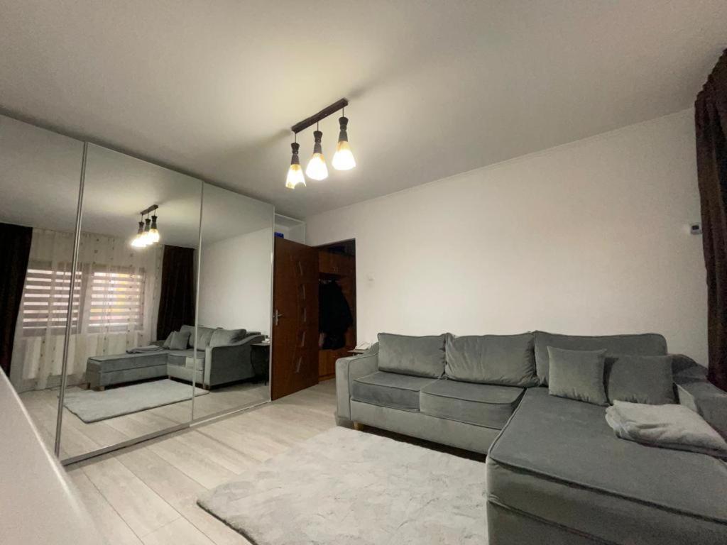 Apartament Gallamar Apartment Birlad Ngoại thất bức ảnh